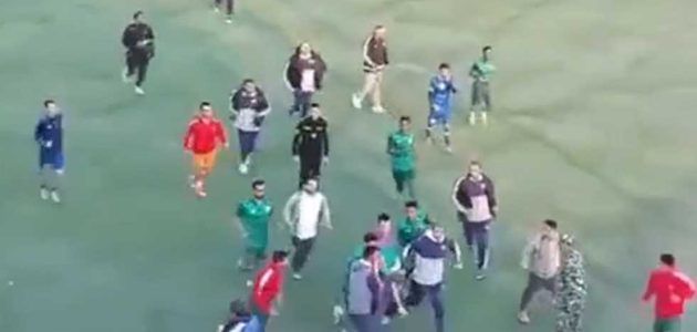 الدرجة الثالثة – إلغاء مباراة واعتداء على حكمين وحالة بلع لسان