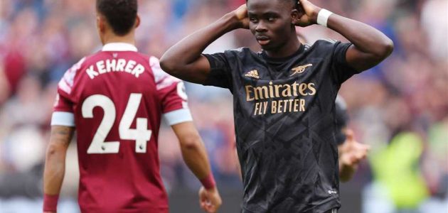 وعد للجماهير.. ساكا يتحدث للمرة الأولى بعد إهدار ركلة جزاء أرسنال أمام وست هام