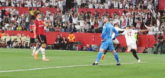 بأخطاء دي خيا وماجواير.. إشبيلية يقصي يونايتد من الدوري الأوروبي